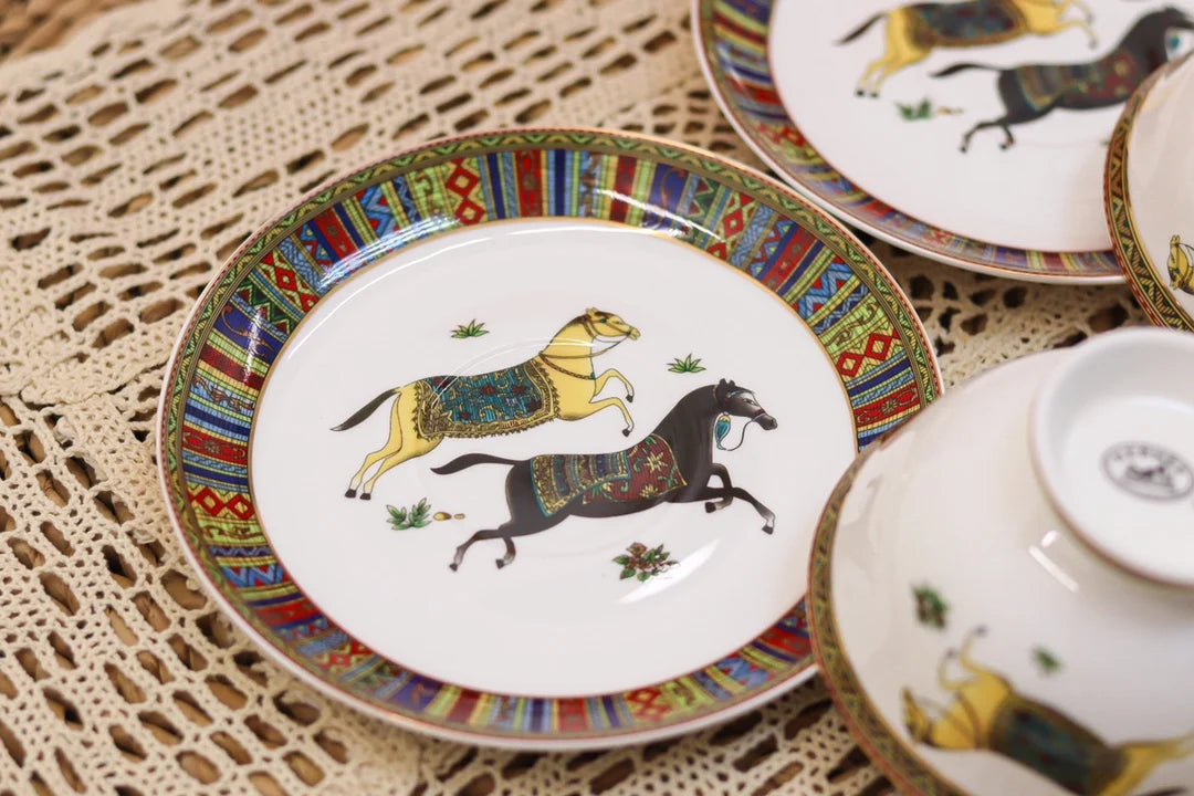 Customized 2 Cups Sets Ceramic Nordic Luxury Coffee Sets Living Room Sets War Horses Porcelain Tea Cups and Saucers