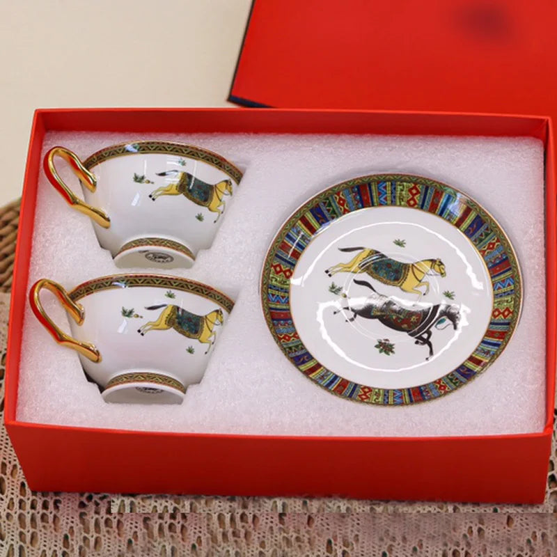 Customized 2 Cups Sets Ceramic Nordic Luxury Coffee Sets Living Room Sets War Horses Porcelain Tea Cups and Saucers